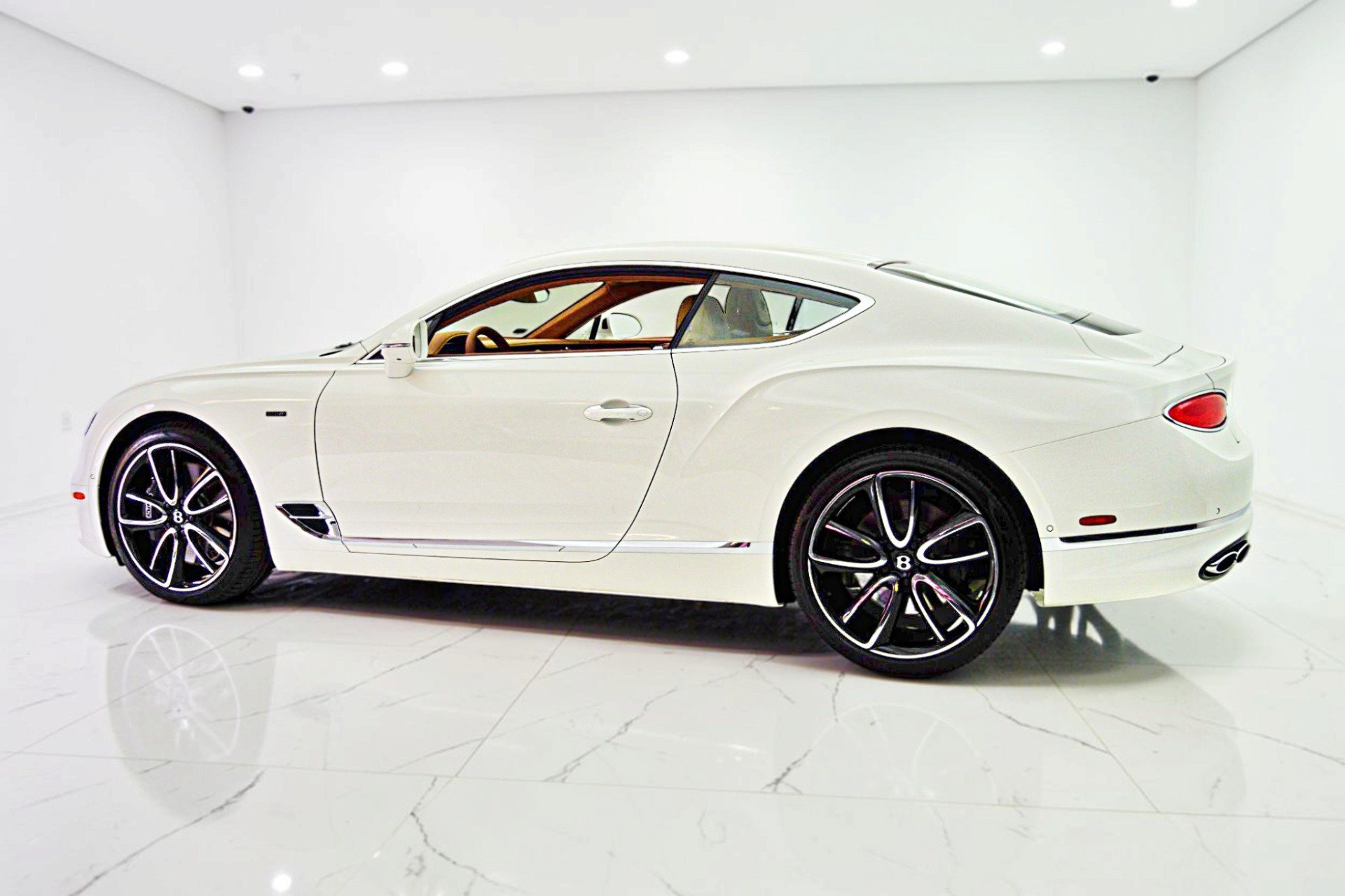 Used 2024 Bentley Continental GT AWD/4WD image 6