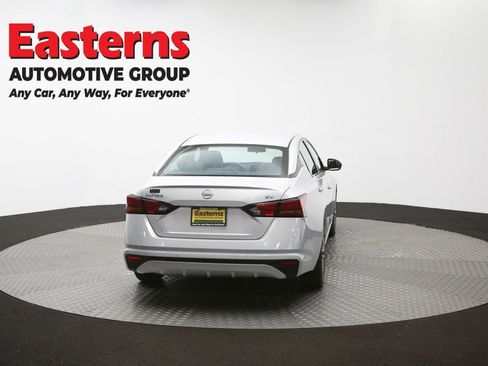 Used 2024 Nissan Altima 2.5 SV FWD image 38
