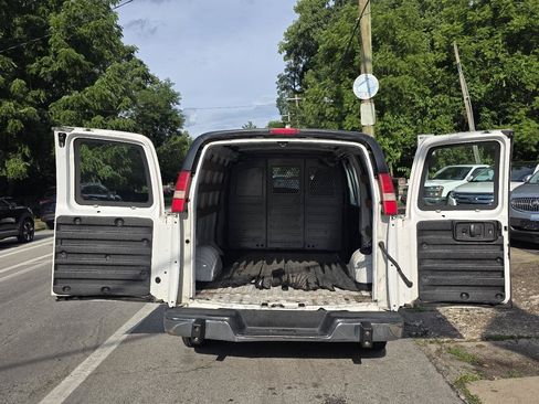 Used 2014 GMC Savana 2500 RWD image 13