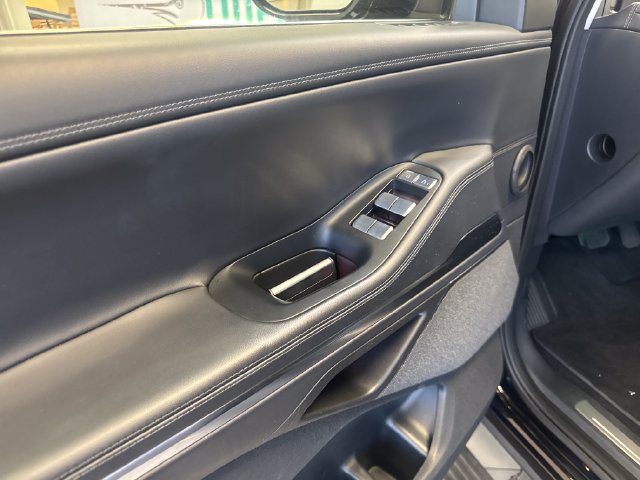 Used 2025 Lincoln Navigator Reserve AWD/4WD image 12