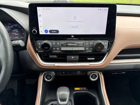 Used 2025 Toyota Grand Highlander AWD image 28