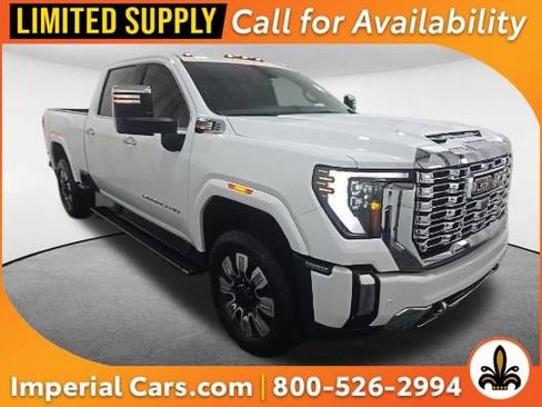 Used 2024 GMC Sierra 2500 Denali w/ Denali Reserve Package AWD/4WD image 1