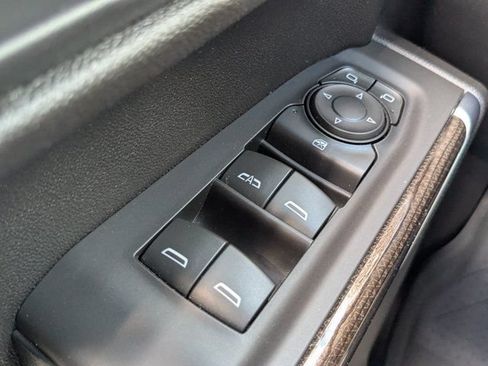 Used 2021 Chevrolet Silverado 1500 LT RWD image 23