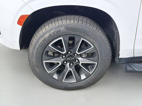 Used 2022 Chevrolet Tahoe Z71 w/ Luxury Package AWD/4WD image 38