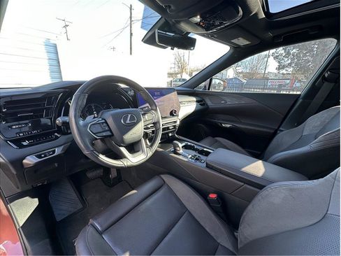 Used 2023 Lexus RX 350h image 2