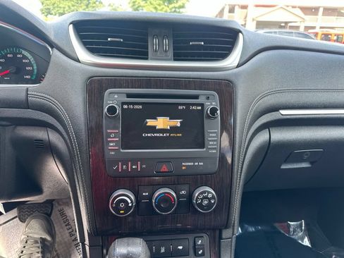 Used 2017 Chevrolet Traverse LT w/ Style and Technology Package AWD/4WD image 8