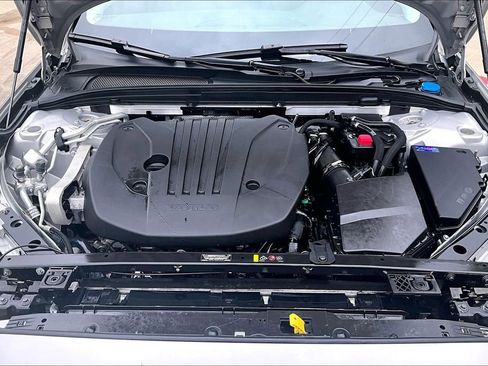 Certified 2025 Volvo V60 B5 Cross Country Plus AWD/4WD image 13