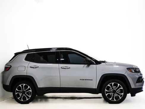 Used 2022 Jeep Compass Limited w/ Sun and Sound Group AWD/4WD image 5