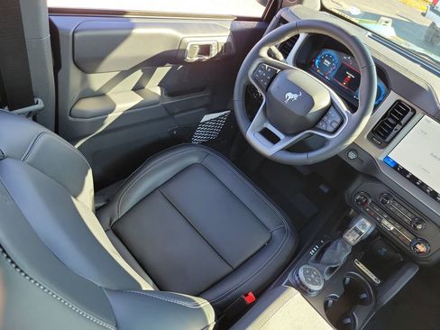 New 2025 Ford Bronco Outer Banks w/ Sasquatch Package AWD/4WD image 16