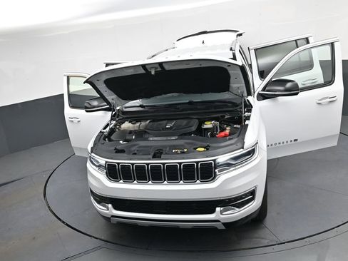 Used 2024 Jeep Wagoneer Series II image 49