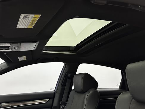 Used 2019 Honda Accord Sport image 5