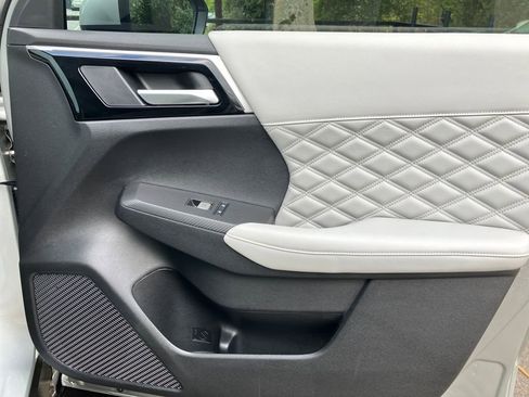 Used 2023 Mitsubishi Outlander SEL image 37