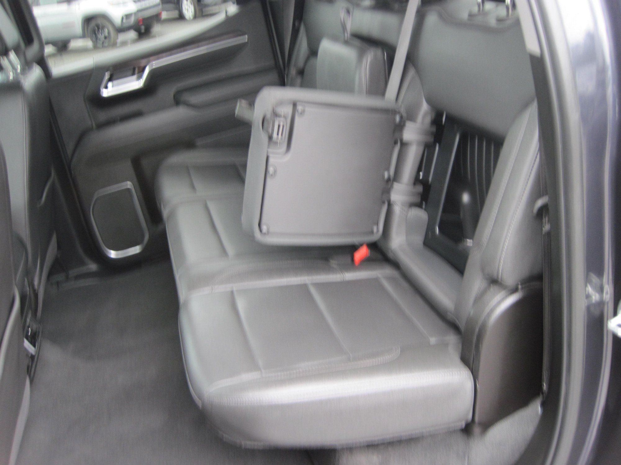 Used 2025 GMC Sierra 1500 SLT AWD/4WD image 10