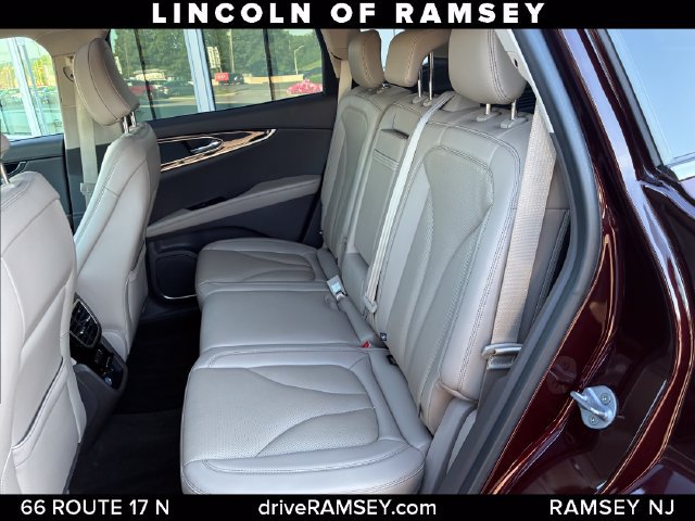 Used 2023 Lincoln Nautilus Reserve AWD/4WD image 24
