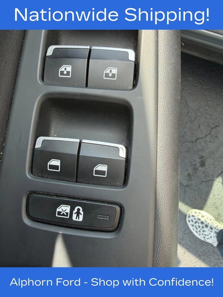 Used 2023 Hyundai Santa Fe Limited AWD/4WD image 6