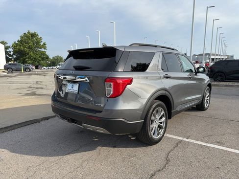 Used 2022 Ford Explorer XLT w/ Equipment Group 202A AWD/4WD image 3