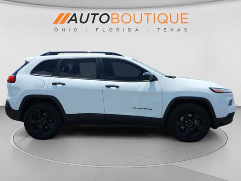 Used 2018 Jeep Cherokee Sport AWD/4WD image 6