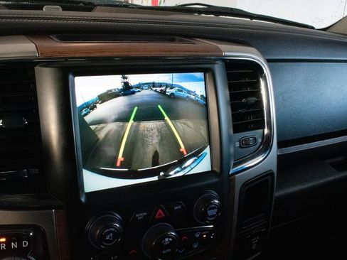 Used 2018 RAM 1500 Laramie image 15