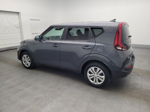 Used 2021 Kia Soul LX image 3