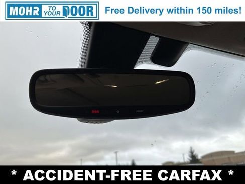 Used 2018 Chrysler Pacifica Limited image 21