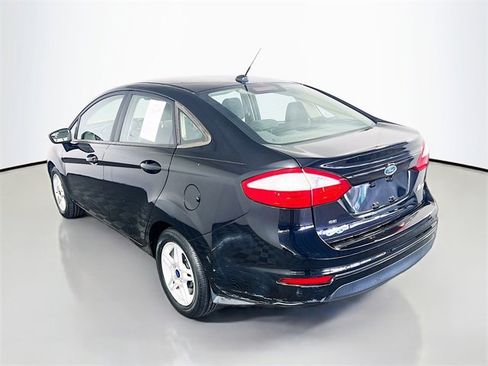 Used 2018 Ford Fiesta SE image 5