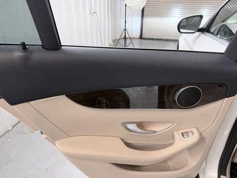 Used 2021 Mercedes-Benz GLC 300 image 31