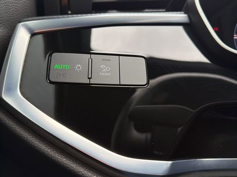 Used 2021 Audi Q3 2.0T Premium Plus w/ Premium Plus Package image 38