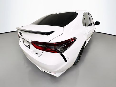 Used 2024 Toyota Camry SE FWD image 4
