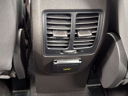 Used 2017 Ford C-MAX SE image 19