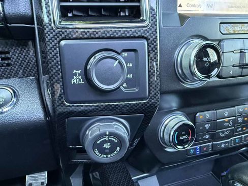 Used 2019 Ford F150 Lariat w/ Equipment Group 502A Luxury AWD/4WD image 24