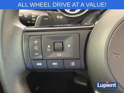 Used 2023 Nissan Rogue SV AWD/4WD image 23