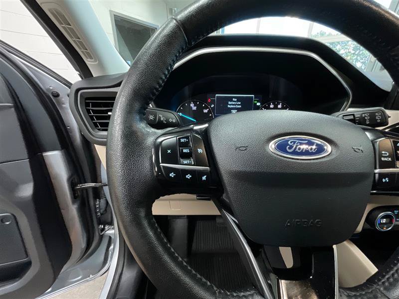 Used 2021 Ford Escape SE w/ Cold Weather Package AWD/4WD image 22