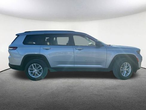 Used 2022 Jeep Grand Cherokee L Laredo w/ Luxury Tech Group I image 17