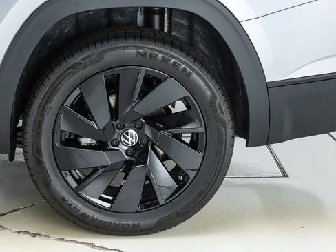 New 2026 Volkswagen Atlas SE FWD image 6