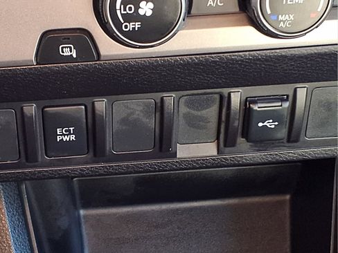 Used 2023 Toyota Tacoma SR image 17