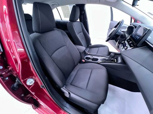 Used 2025 Toyota Corolla LE FWD image 34