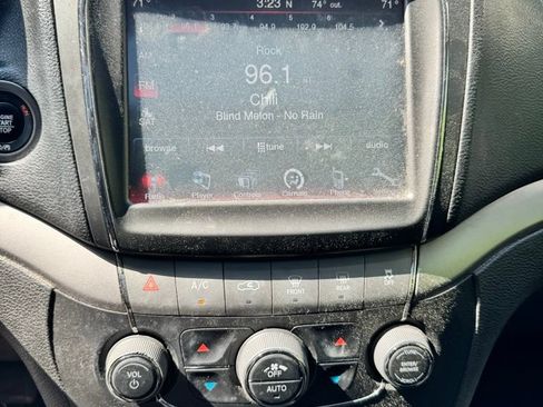 Used 2020 Dodge Journey Crossroad FWD image 17