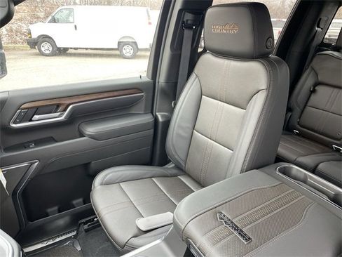 New 2026 Chevrolet Silverado 3500 High Country w/ Technology Package image 24