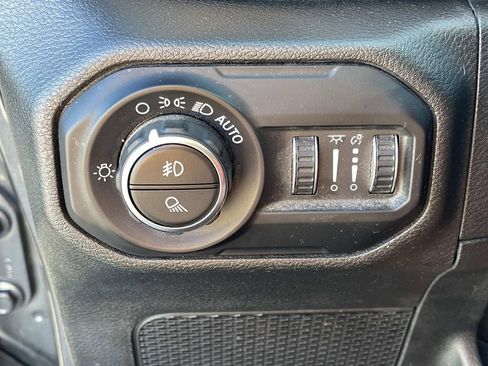 Used 2021 Jeep Gladiator Willys image 26