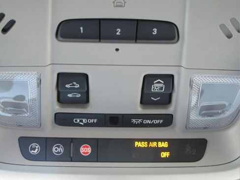Certified 2018 Chevrolet Equinox LT w/ Sun & Infotainment Package AWD/4WD image 20