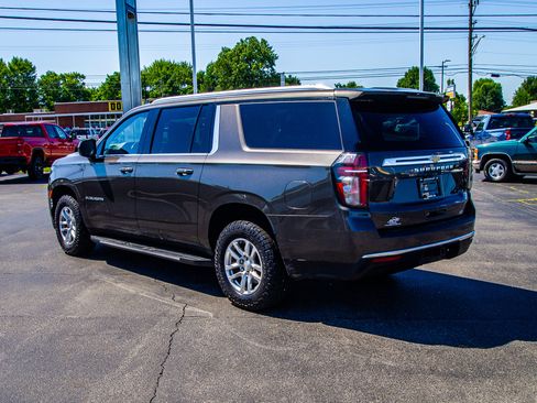 Used 2021 Chevrolet Suburban LT AWD/4WD image 5