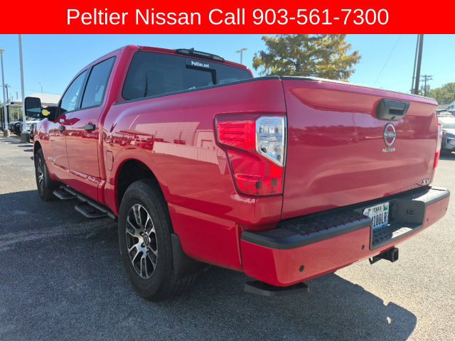 Used 2023 Nissan Titan SV w/ SV Convenience Package RWD image 3