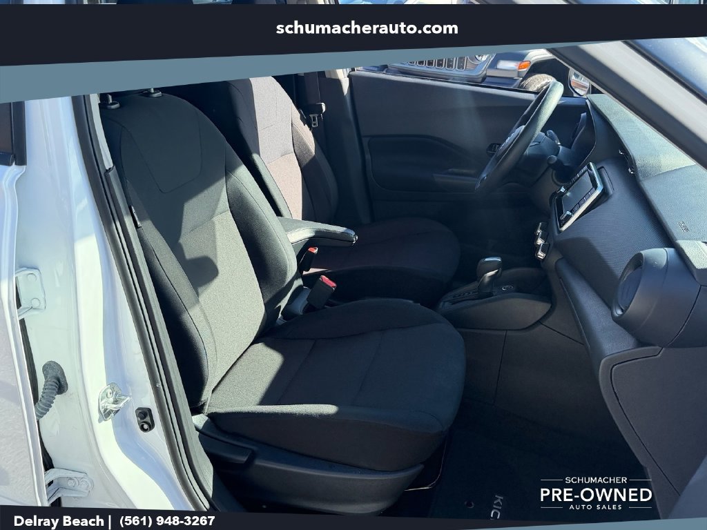 Used 2025 Nissan Kicks Play S FWD image 18
