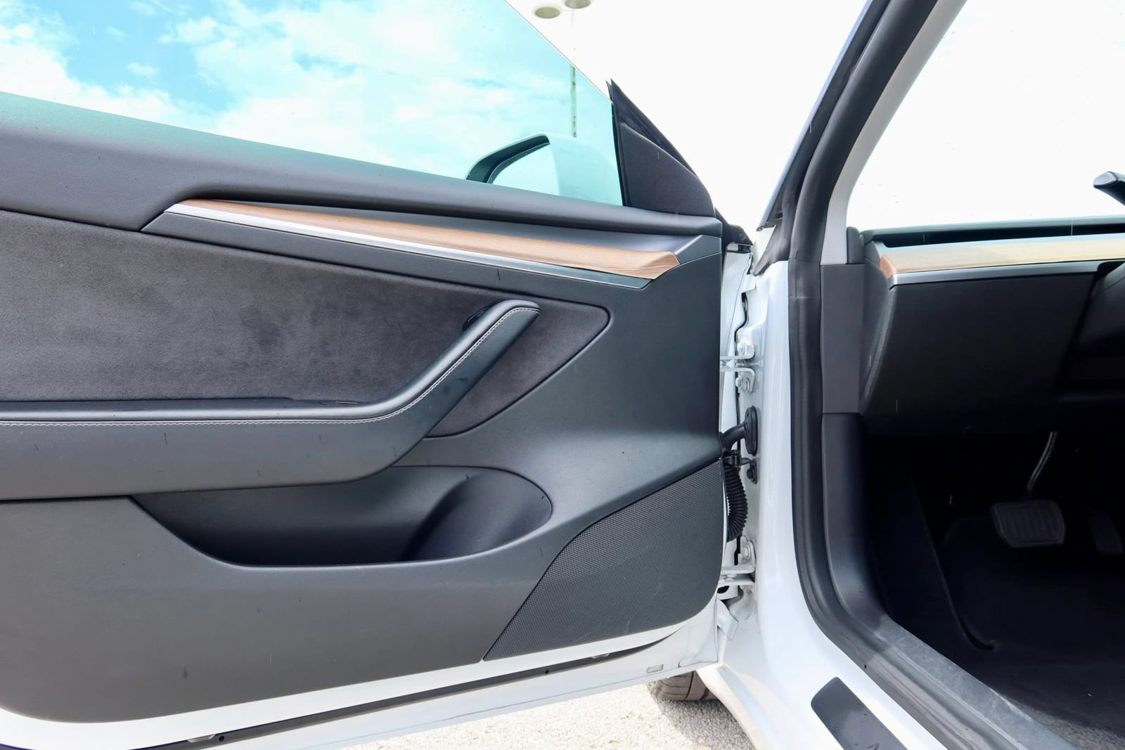 Used 2021 Tesla Model 3 Long Range AWD/4WD image 11
