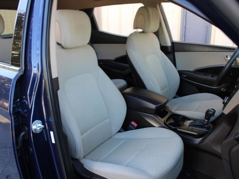 Used 2017 Hyundai Santa Fe Sport image 11