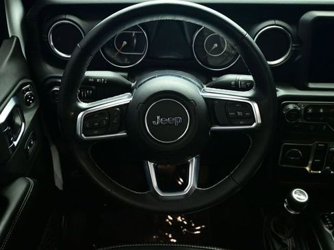 Used 2020 Jeep Gladiator Overland image 34