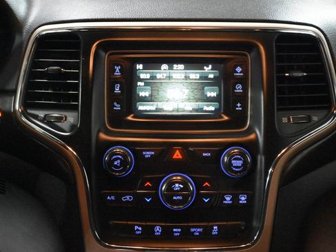 Used 2017 Jeep Grand Cherokee Laredo w/ Quick Order Package 23E image 37