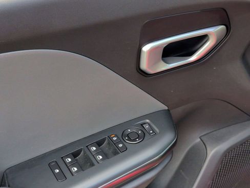 Used 2025 Kia K4 LXS image 13