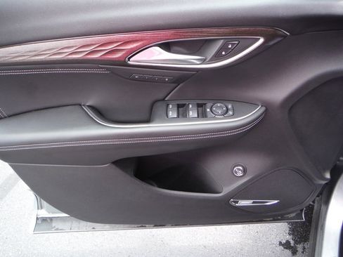Used 2023 Buick Envision Avenir AWD/4WD image 17