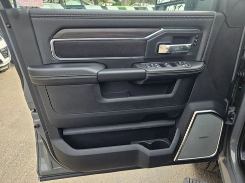 New 2026 RAM 2500 Laramie AWD/4WD image 11